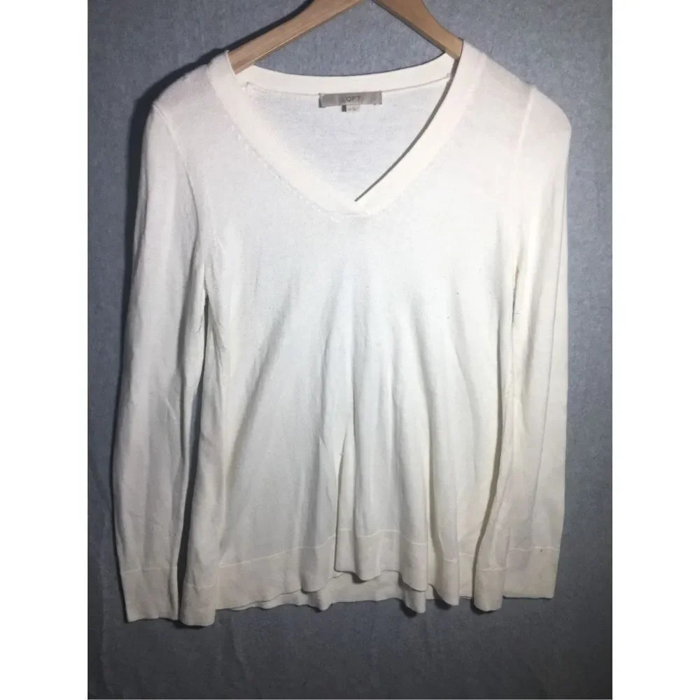 Womens Loft Sweater V Neck Flare Hem Flattering Closet Staple Capsule wardrobe
